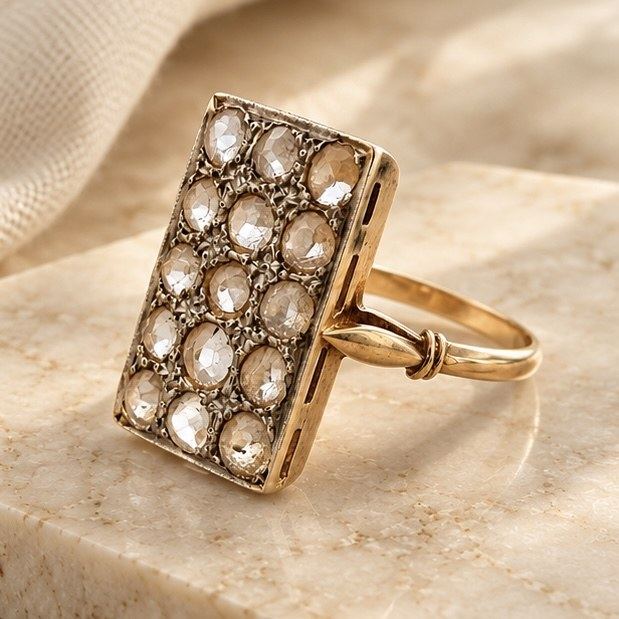 Anillo art déco de oro con 18 diamantes antiguos talla rosa